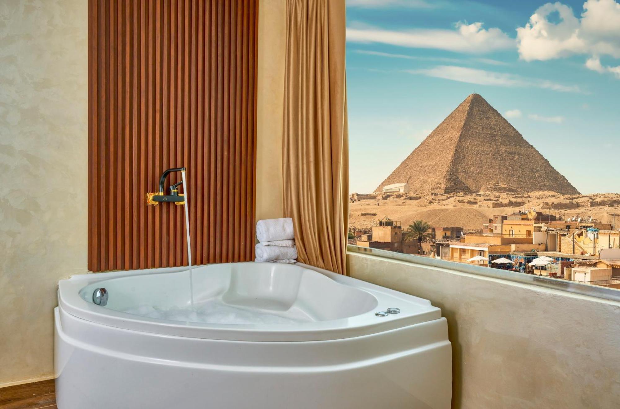 Cleopatra Tower Pyramids View 3* Il Cairo